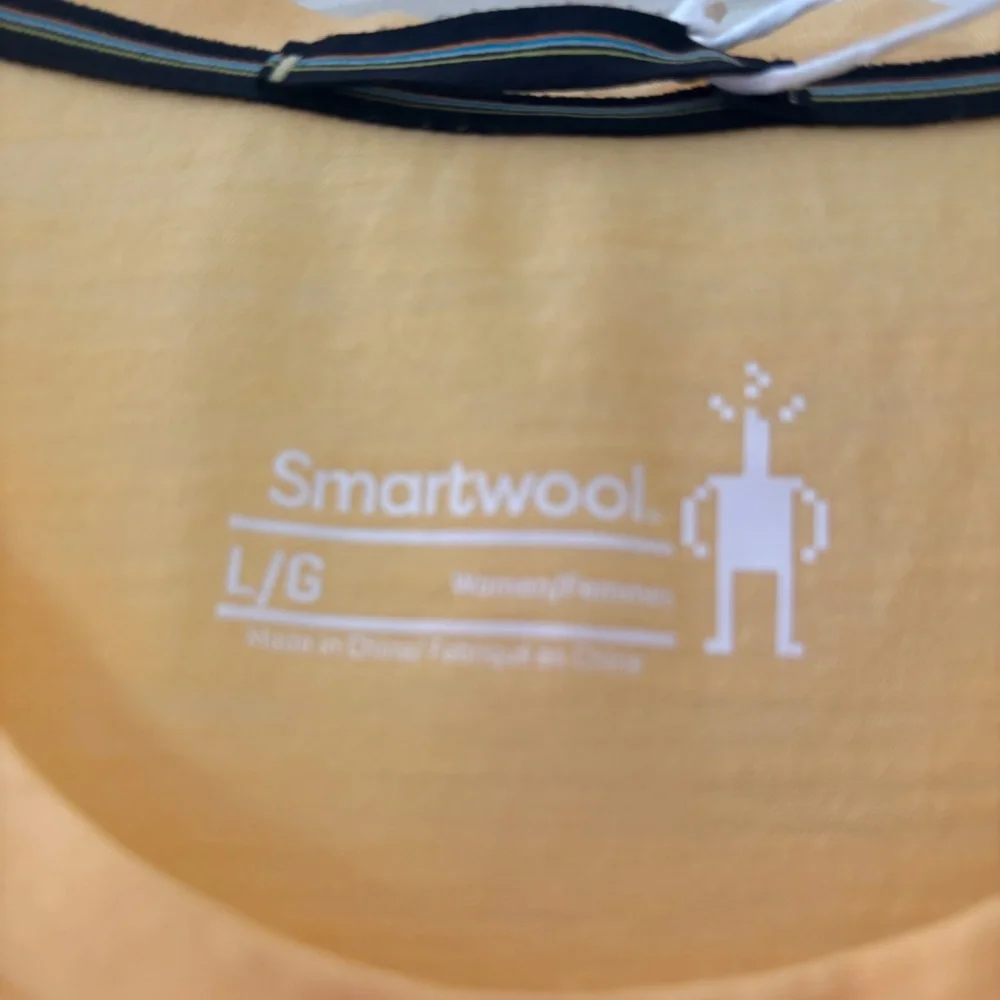 Smartwool Women Merino Short Sleeve Tee Custard Large 16916-N04 - Picture 2 of 4